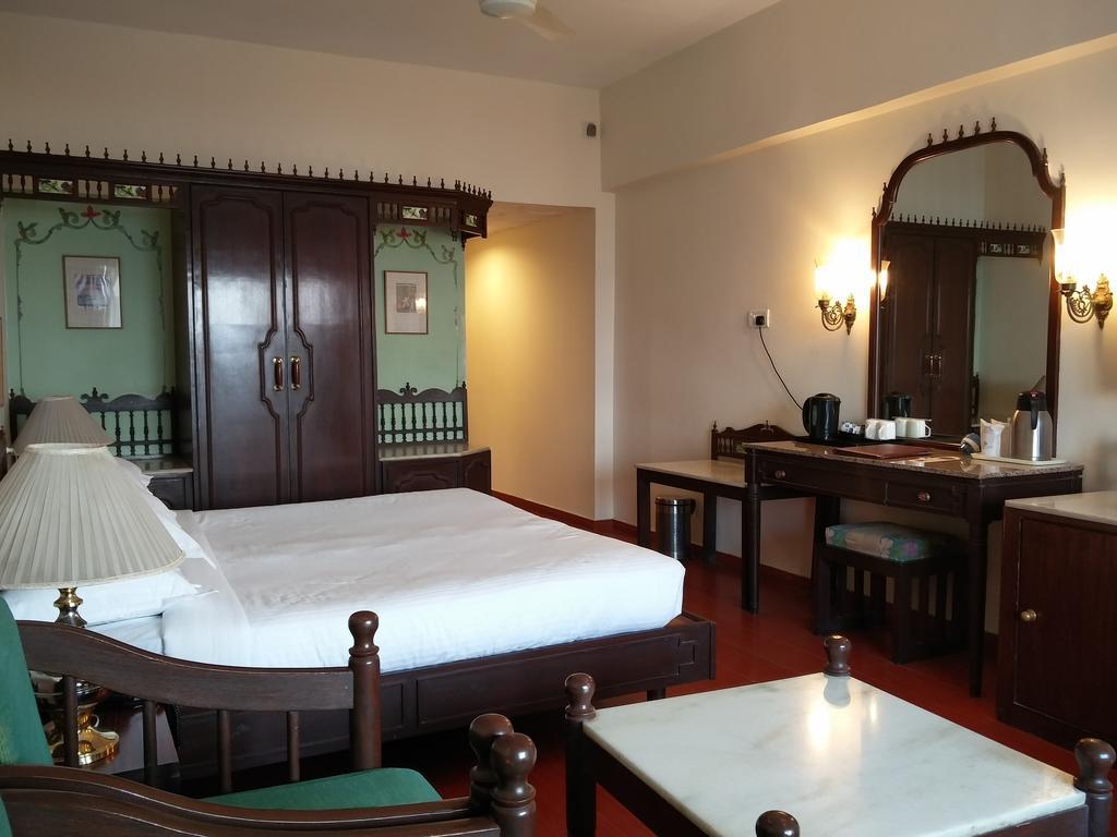 Hotel Hilltop Palace Udaipur