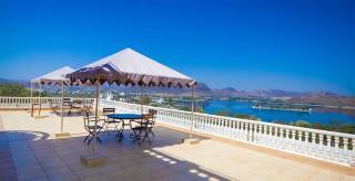 Hilltop Palace 3*
