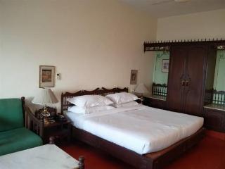 Hilltop Palace Hotel 3*