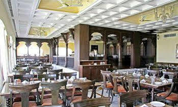 Hotel Hilltop Palace 3*